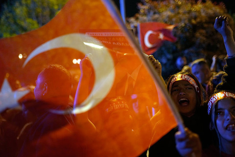 Dünya Sinan Oğanın açıklamalarını konuşuyor... Almanyadan çarpıcı Erdoğan yorumu: Rüzgarı arkasına aldı