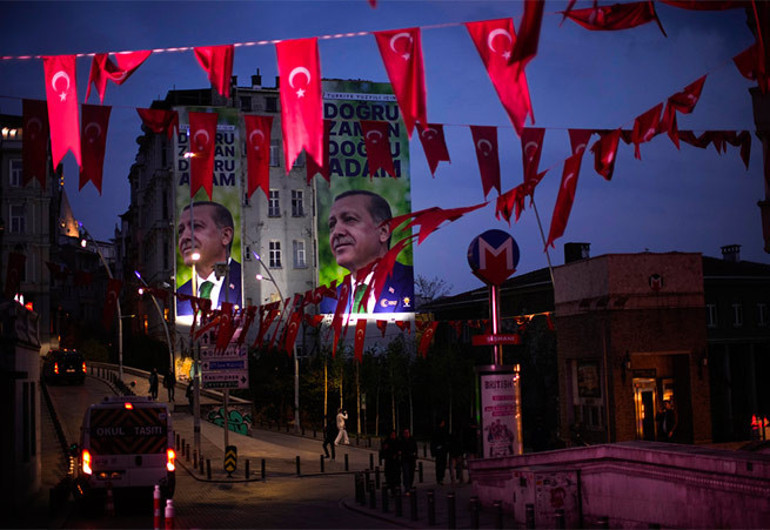 Dünya Sinan Oğanın açıklamalarını konuşuyor... Almanyadan çarpıcı Erdoğan yorumu: Rüzgarı arkasına aldı