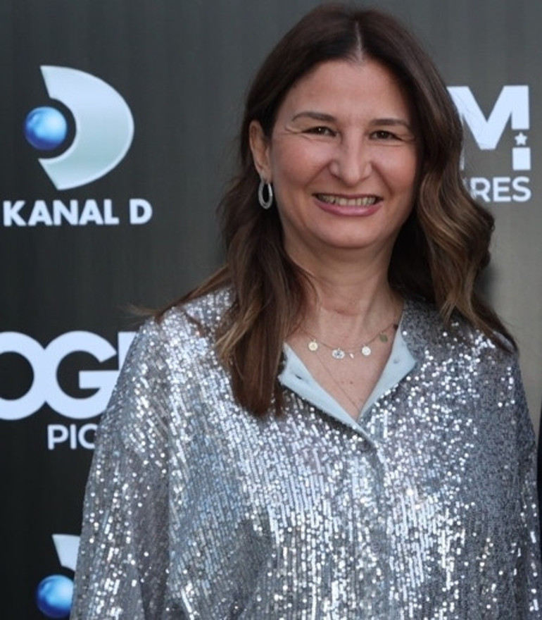 Camdaki Kız ekibi final yemeğinde bir araya geldi