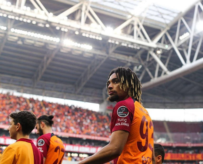 Galatasarayda Sacha Boey, Nelsson ve Zaniolo gelişmesi Erden Timur transfer için Londrada