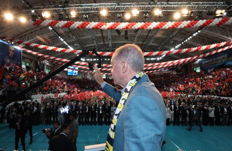 Cumhurbaşkanı Erdoğan: 500 bin mülteci gönderdik