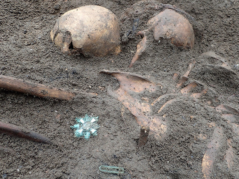 Polonya’da 128 kişilik toplu mezar bulundu