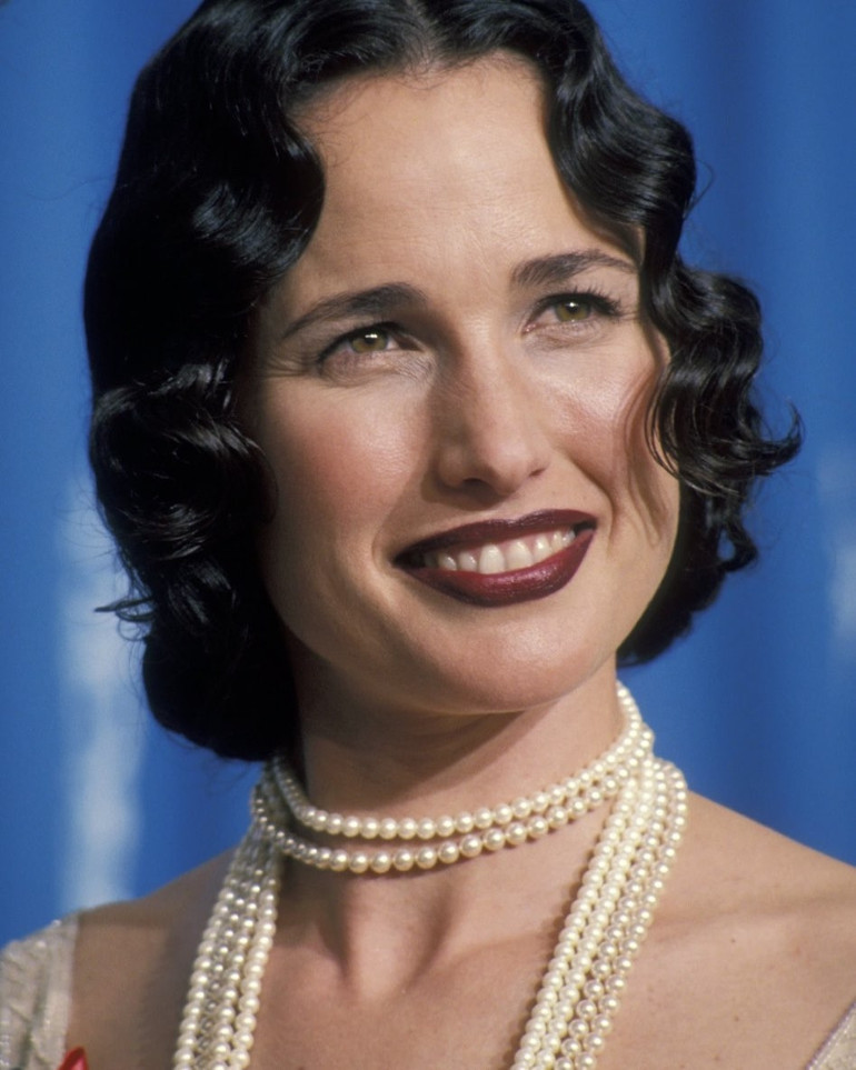 Yıldız oyuncudan şaşırtan sözler… Yaşlanmayı seviyormuş: Benim yaşımdaki erkekler seksiyse ben de seksiyim