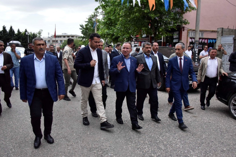 Bakan Bozdağ: HDPye verdiği sözü mü yoksa imzaladığı protokol mü yalan