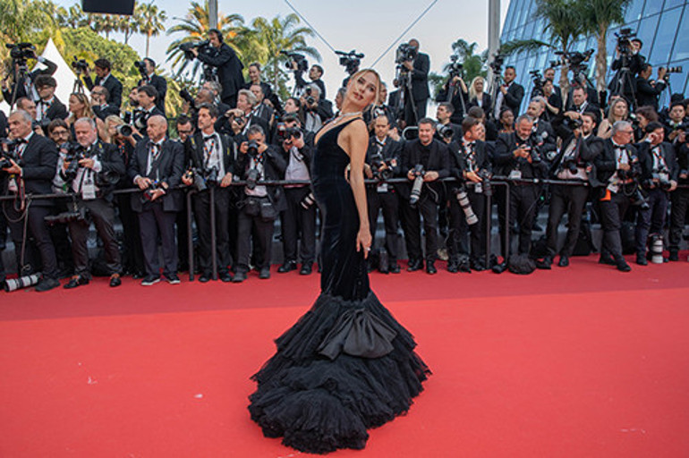 Sinema festivali sanmıştık ama, asıl filmi burada çektiler