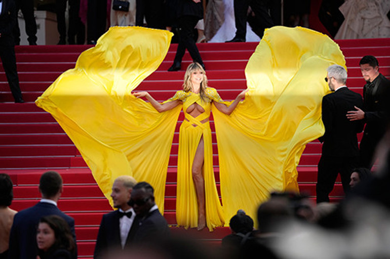 Sinema festivali sanmıştık ama, asıl filmi burada çektiler