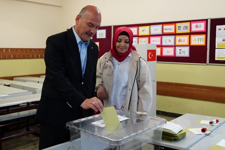 Bakan Soylu: Kimlik kartı ihtiyacı için nüfus müdürlüklerimiz açık