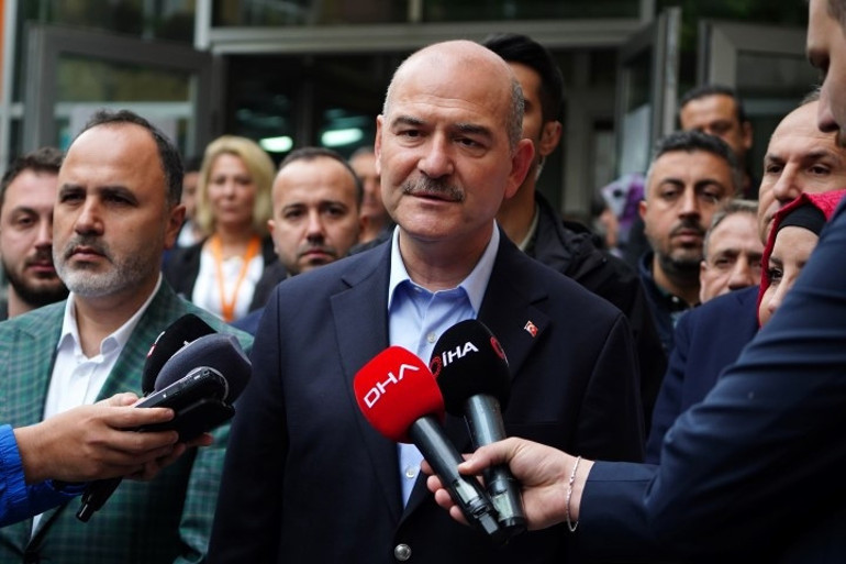 Bakan Soylu: Kimlik kartı ihtiyacı için nüfus müdürlüklerimiz açık