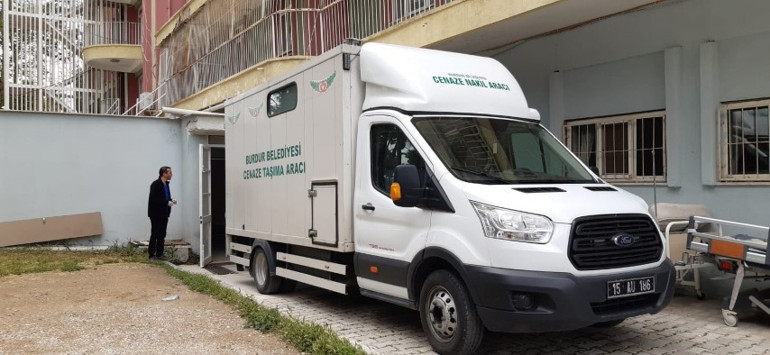 Kocasını öldürüp, kendini ihbar etti