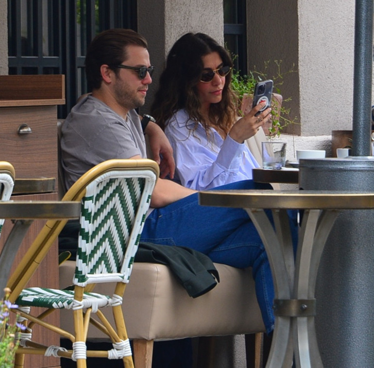 Tolga Sarıtaş: Yazın Çeşme’deyiz