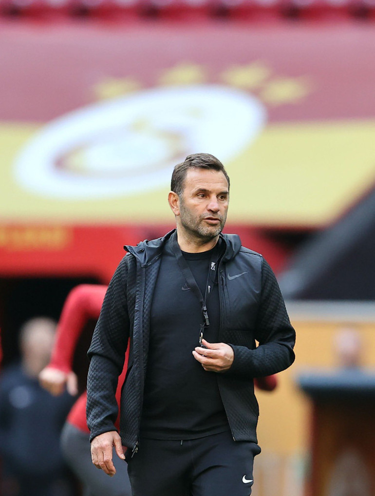 Galatasarayda Teknik Direktör Okan Buruk, rekorları altüst etti Hem lig hem kulüp tarihine geçti