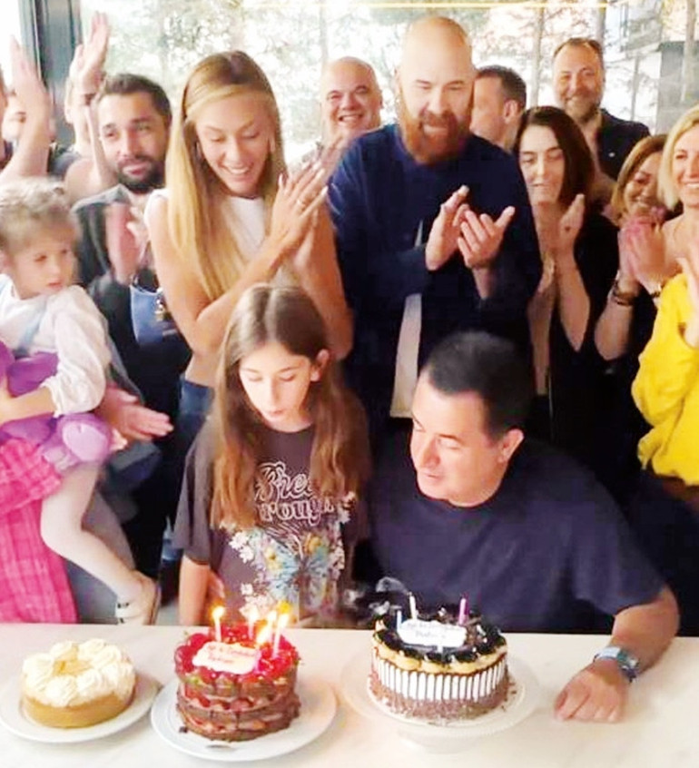 Tatil dönüşü görüntülendiler... Hilalin aşkı