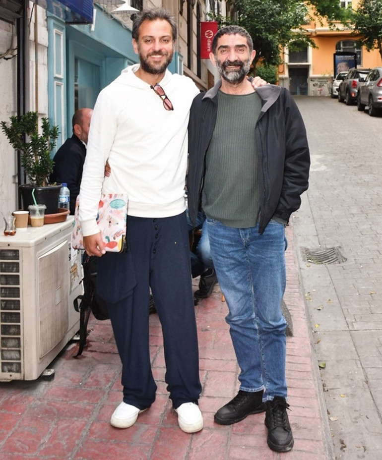 Tatil dönüşü görüntülendiler... Hilalin aşkı