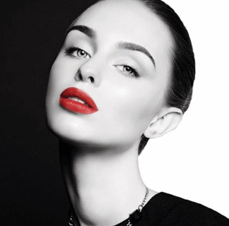 Op. Dr. Bülent Cihantimur: Örümcek ağı estetiği ile doğal gençlik