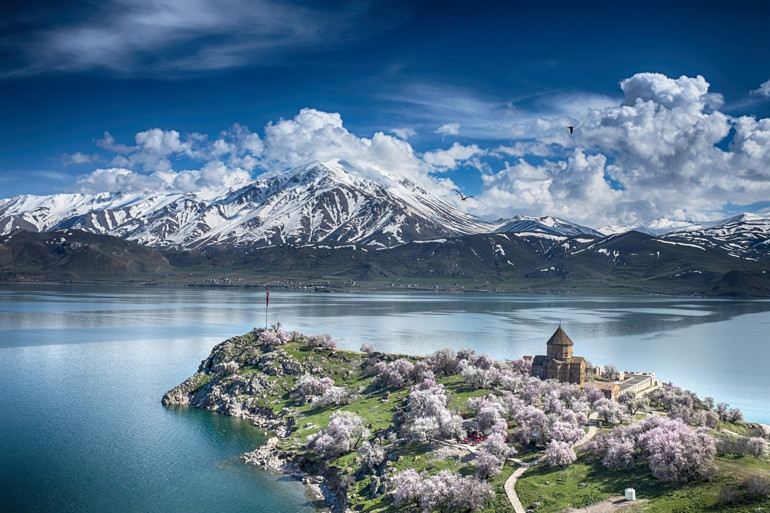 Vanda Akdamar Adasını ilk 5 ayda 50 bin turist ziyaret etti