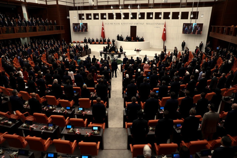 TBMMde 28. dönem başladı: Yeni milletvekilleri Mecliste yemin etti