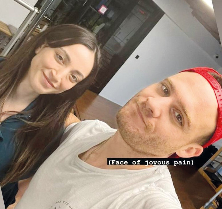 Demet Özdemirden mutluyum pozu