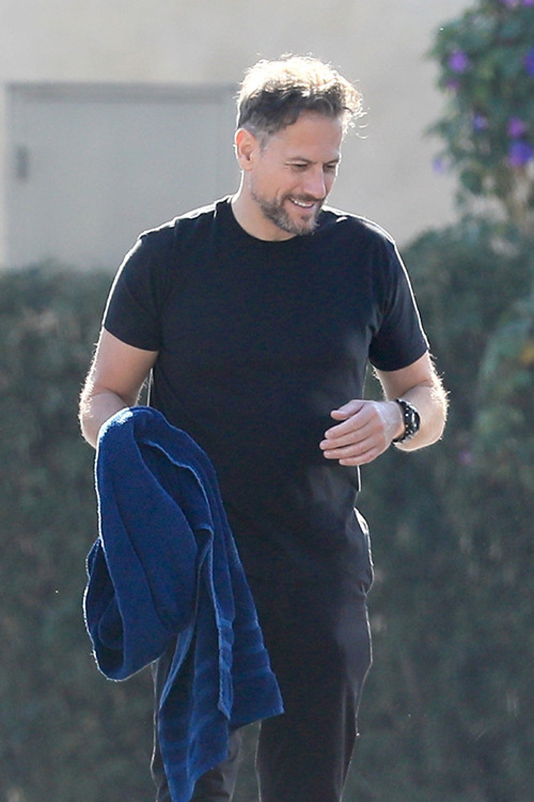 Ünlü oyuncuya şok: 13 yaşındaki kızı, hakkında uzaklaştırma kararı talep etti