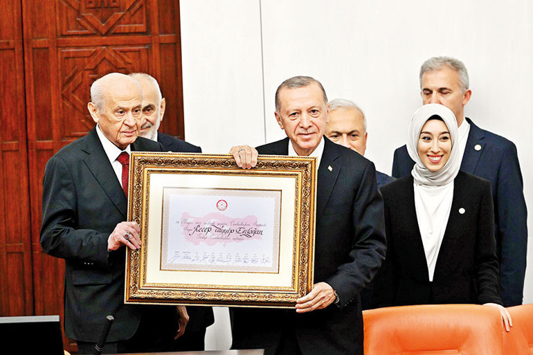 Türkiye Yüzyılı yemini... Cumhurbaşkanı Erdoğan resmen başladı