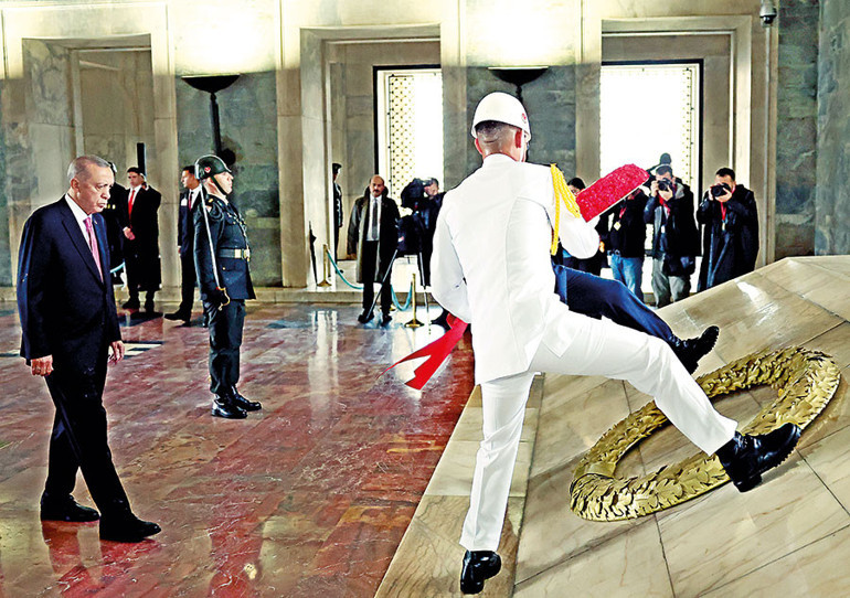 Türkiye Yüzyılı yemini... Cumhurbaşkanı Erdoğan resmen başladı
