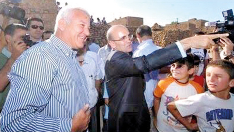 Bir bakan olarak Mehmet Şimşek’in portresi... Tek göz odalı evden dünya çapında makamlara