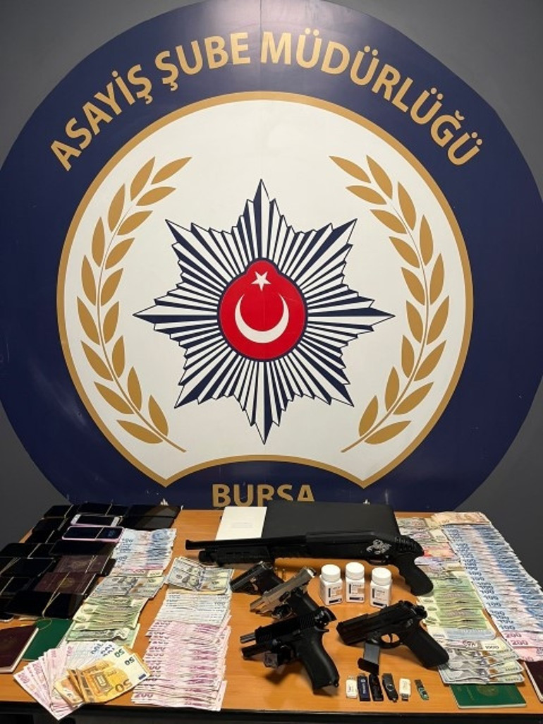 Katalog ile çalışan fuhuş çetesi çökertildi