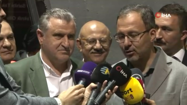 Bakan Bak: Okan Hocayı Dursun Başkanı ve yönetimini tebrik ediyoruz