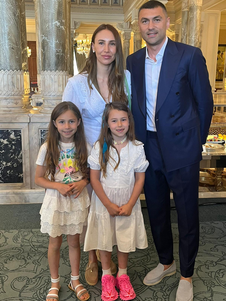 Burak Yılmaz futbolu bıraktığını açıkladı Sırada ne var