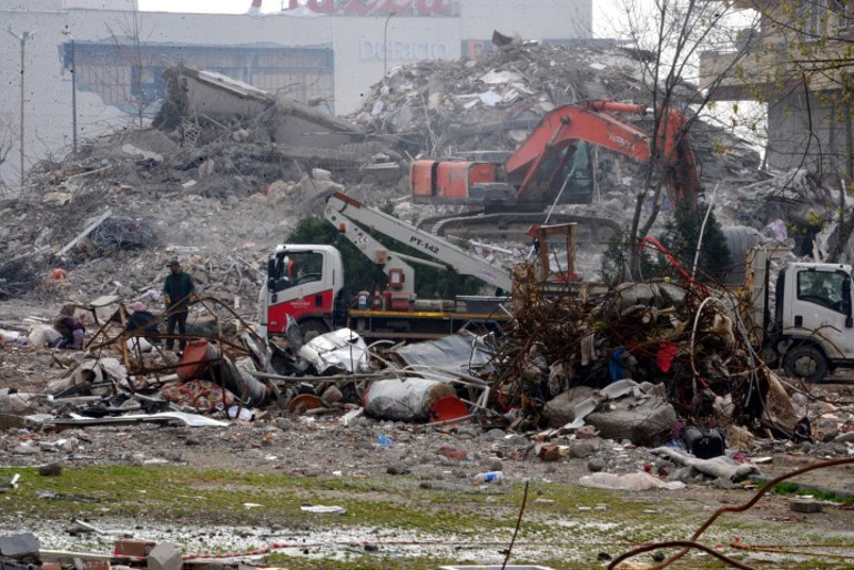 Depremde yıkılan Ebrar Sitesi’nin bir müteahhidi daha tutuklandı