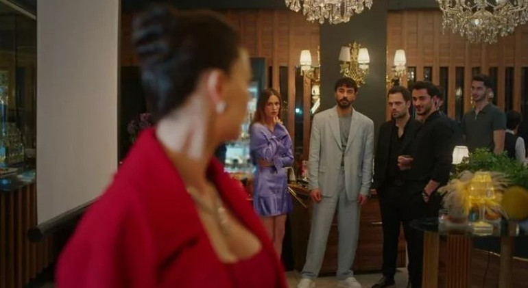 Kraliçenin final bölümü nefes kesti... İşte yaşananlar