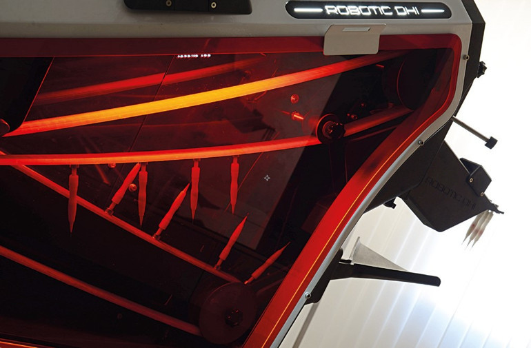 Dr. Servet Terziler yazdı: Robotik DHI ekim  ile kalıcı kaşlar...