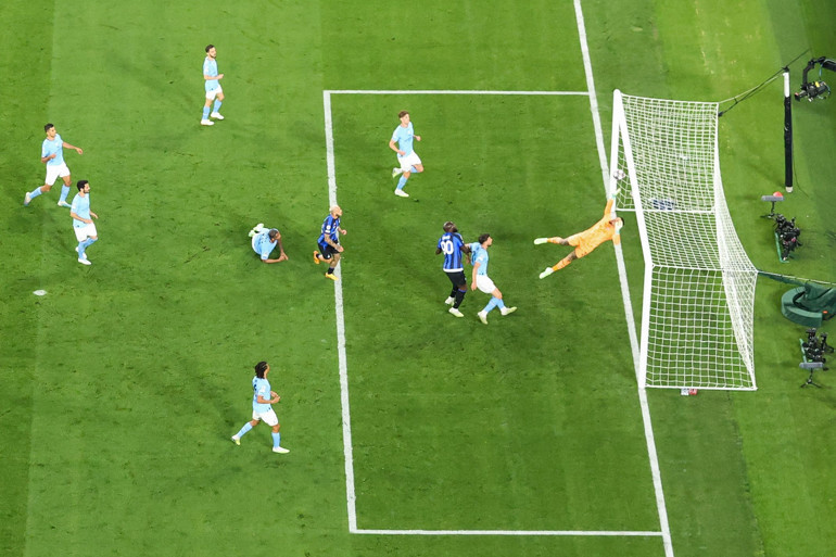 Şampiyonlar Ligi finalinde Manchester Cityye kaybeden Interde Romelu Lukaku saç baş yoldurdu 2020de yaptığını yine yaptı...