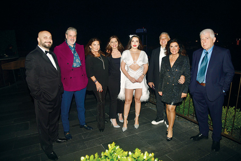 Şenol Güneş’e  ‘Yılmaz’ yardımcı