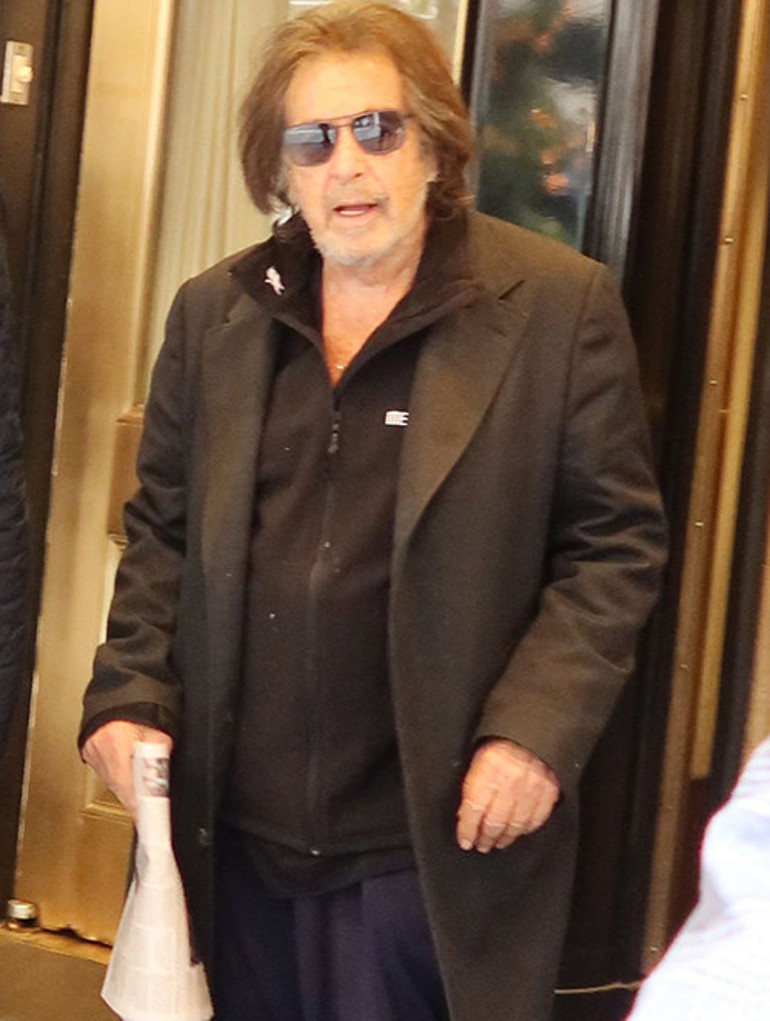 Doğum kontrol yöntemlerini unutan bu yaşlı adamları biri durdursun