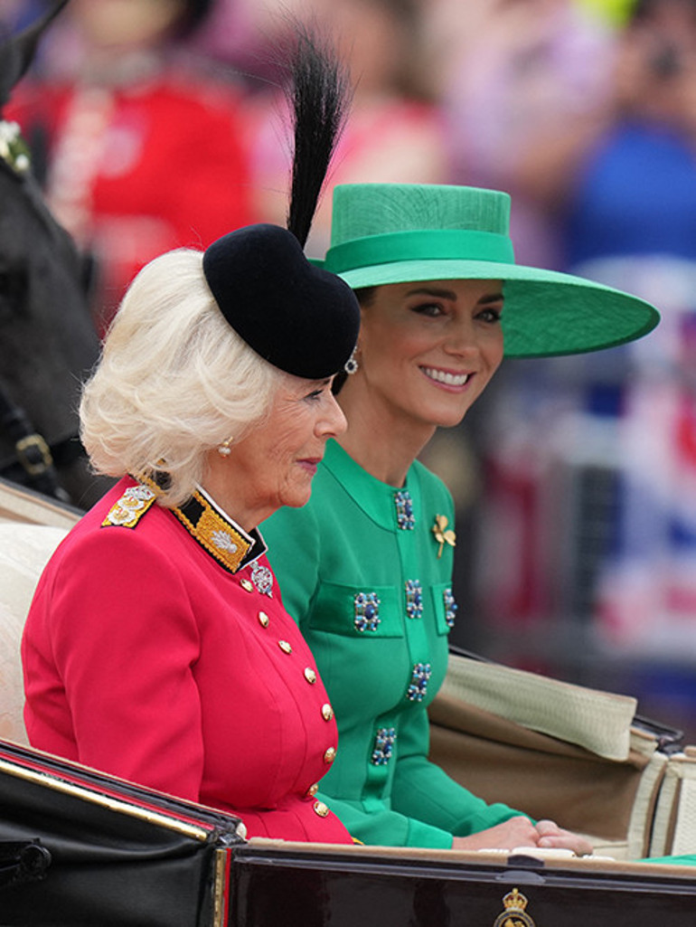 Yine herkesten rol çaldı: Benim adım Louis... Sadece iki dakika uslu durabilirim...