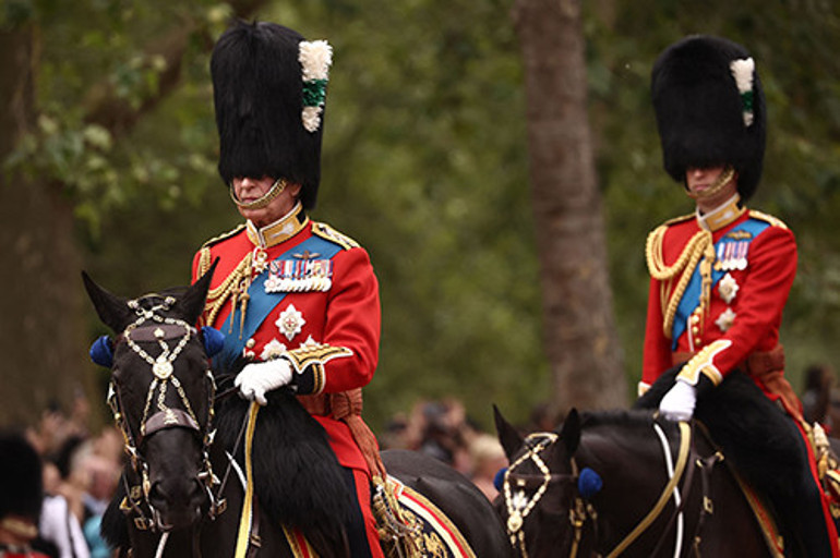 Yine herkesten rol çaldı: Benim adım Louis... Sadece iki dakika uslu durabilirim...