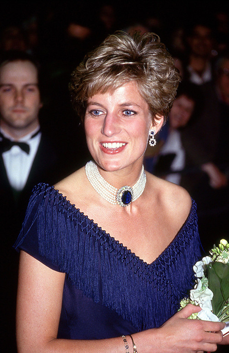 Yine herkesten rol çaldı: Benim adım Louis... Sadece iki dakika uslu durabilirim...