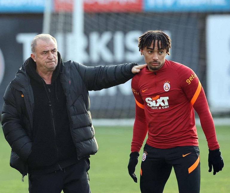 Galatasarayın sağ beki Sacha Boeydan flaş açıklamalar Transfer, Fatih Terim, Torrent, Icardi, Fenerbahçe ile şampiyonluk yarışı...