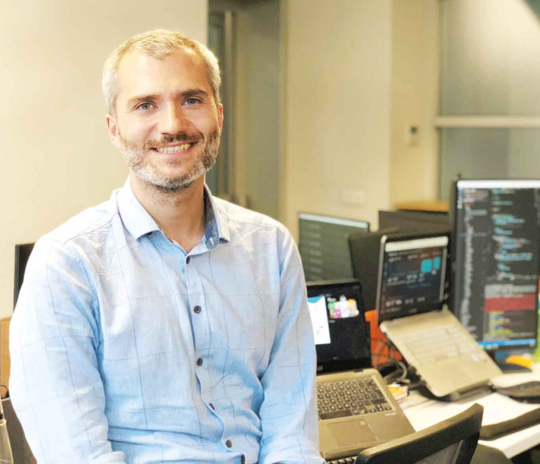 Görme engelliye sesli hayat