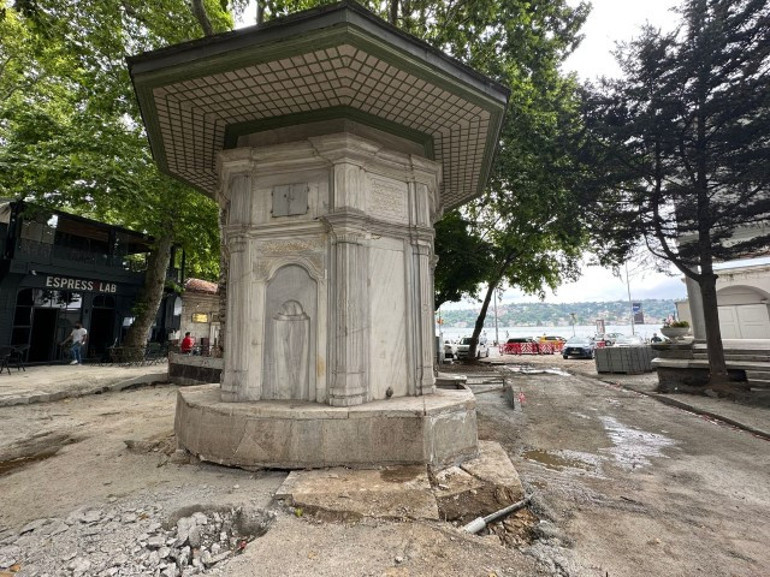 Tarihi Emirgan Çeşmesine kepçeli zarar iddiası