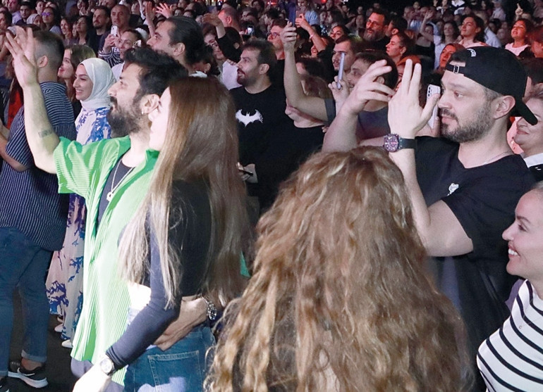 Elim ayağım titriyor