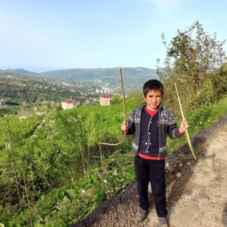 Yorgun mermi kurbanı Keremin cenazesine erken doğum yapan annesi ambulansla geldi