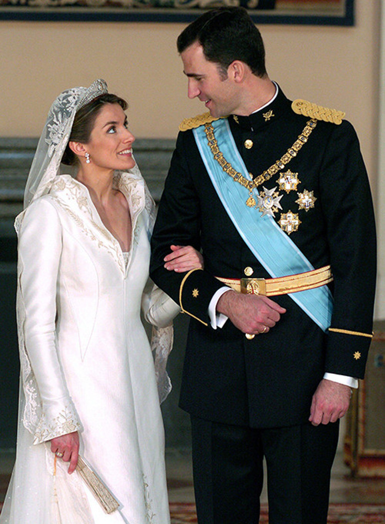 Kraliçeler zirvesine damga vuran soru: İkisine de aynı cerrah mı bakıyor