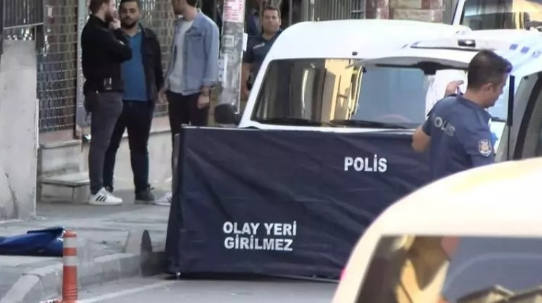 Annesinin kafasını keserek sokağa atmıştı Cani hakim karşısına çıktı