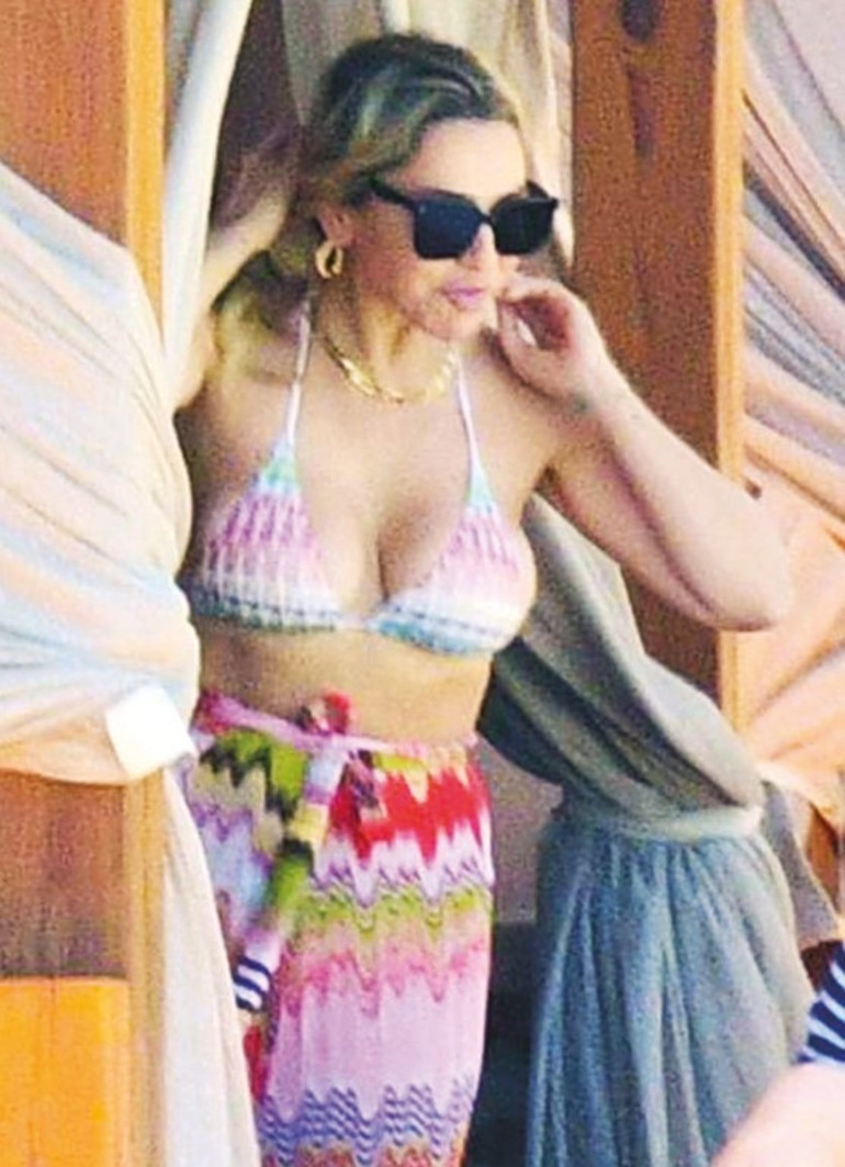 Hadise Bodrumda: Paparazzi var mı