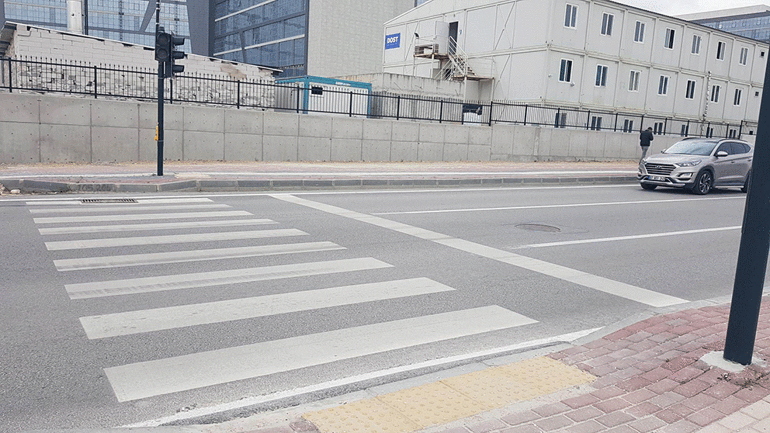 Bisiklet yolları otopark oldu