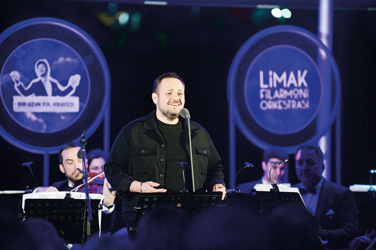 Zeki Müren şarkıları dinlediniz, şimdi sıra çok sesli türkülerde