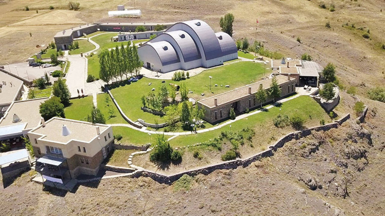 Zeki Müren şarkıları dinlediniz, şimdi sıra çok sesli türkülerde