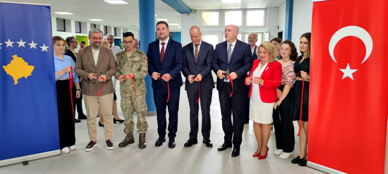 Türk askerinden Kosova eğitimine destek