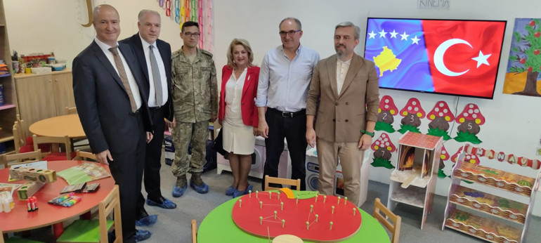 Türk askerinden Kosova eğitimine destek